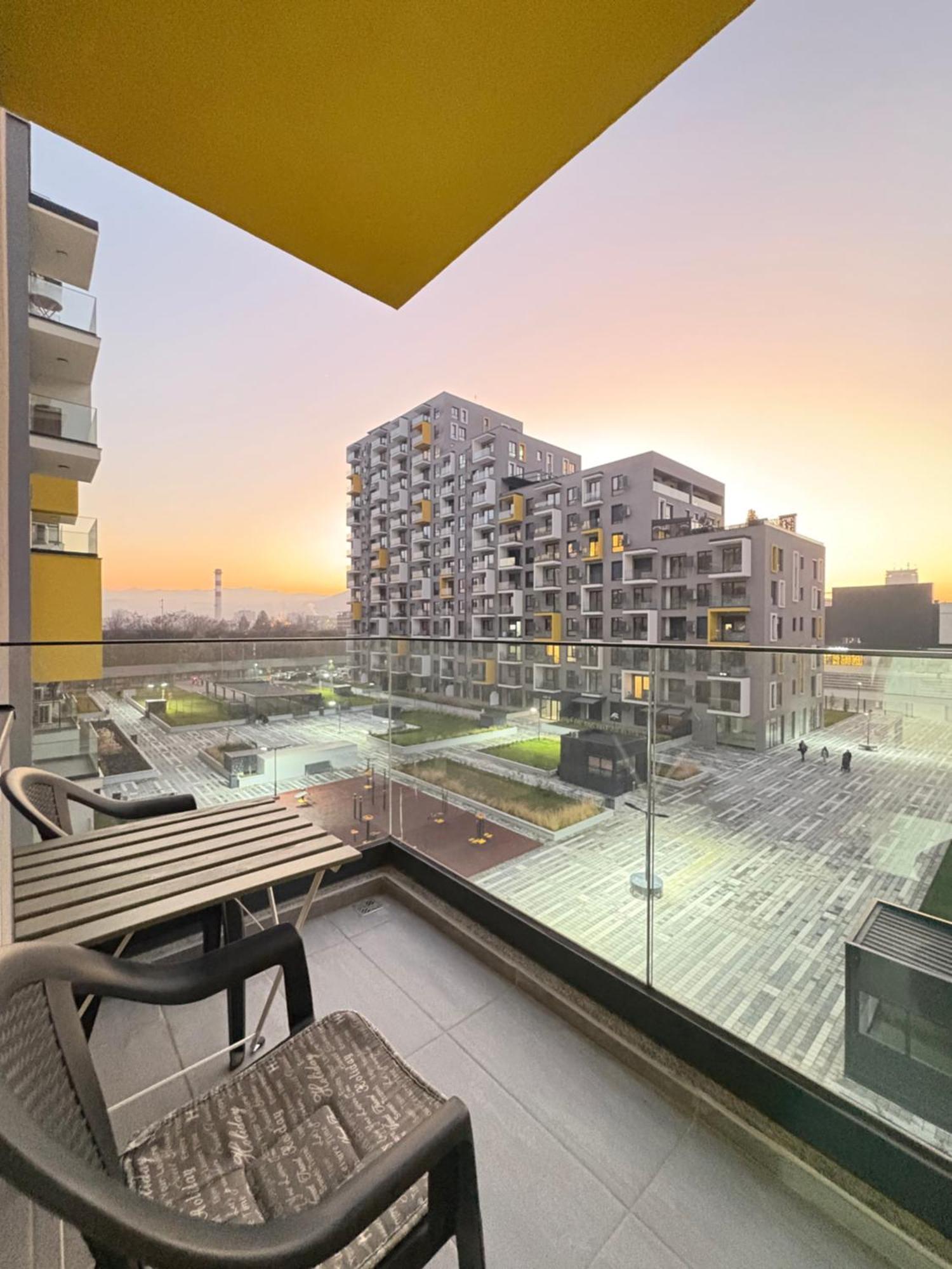 Royal Apartment-familyhaven,park,modern And Luxury Διαμέρισμα *