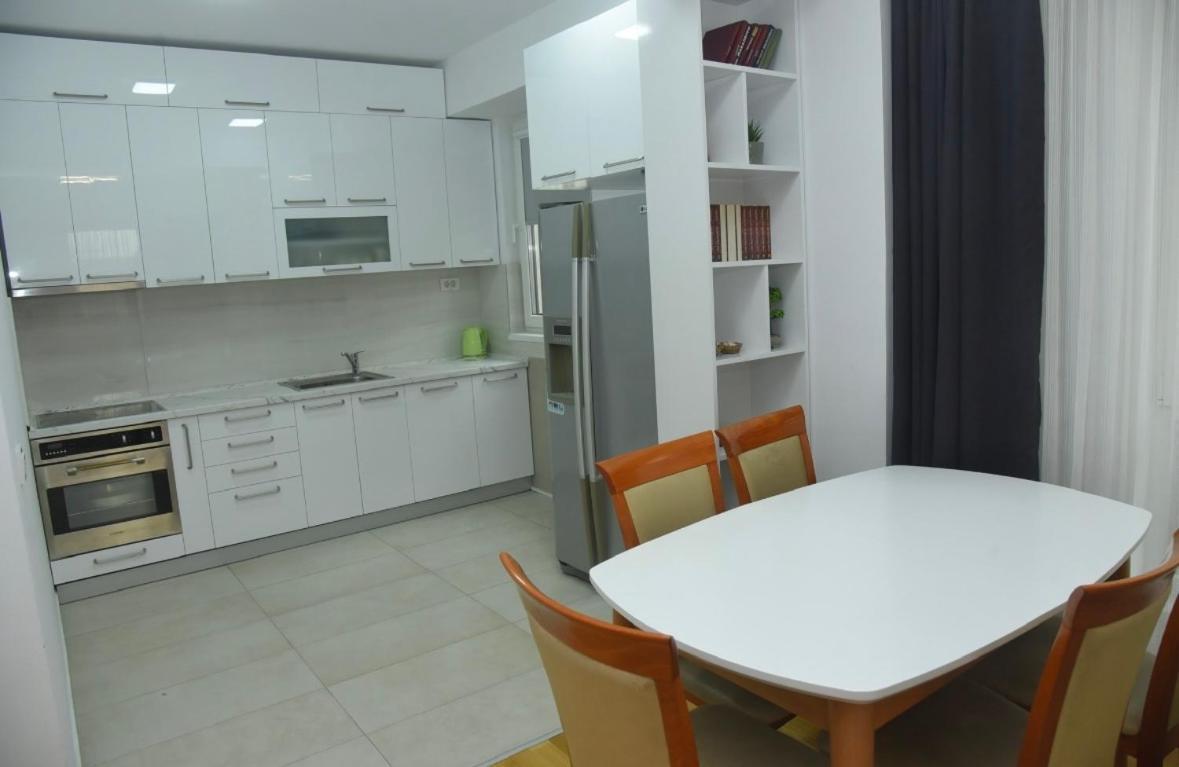 Royal Apartment-familyhaven,park,modern And Luxury * Σκόπια