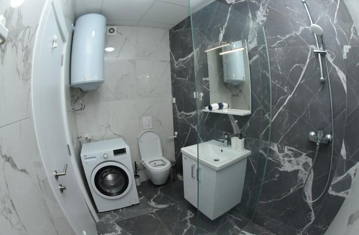 Royal Apartment-familyhaven,park,modern And Luxury