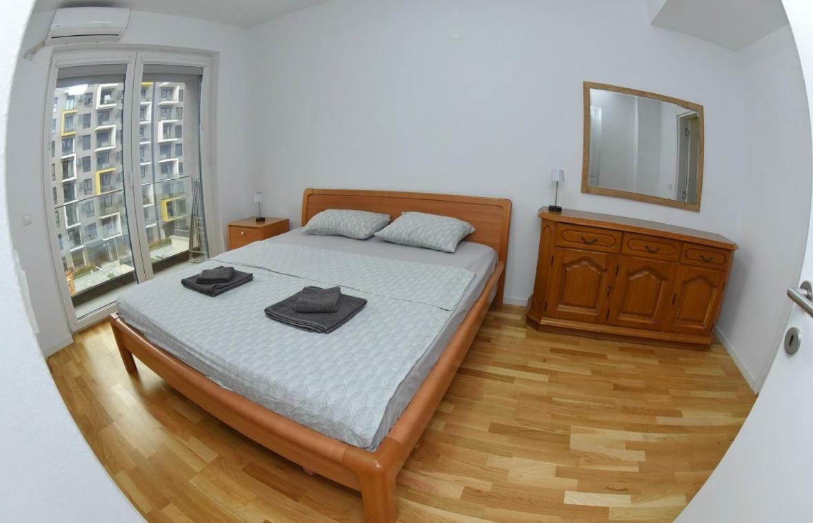 Royal Apartment-familyhaven,park,modern And Luxury Σκόπια